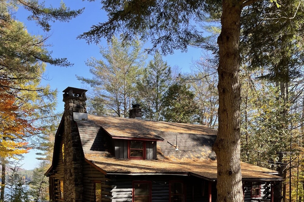 Year round Log Cabin on 2 acres on Loon Lake. Minutes from Gore