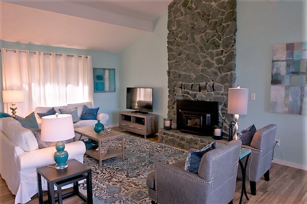 Waterfront Retreat w/Access to Swim Lake