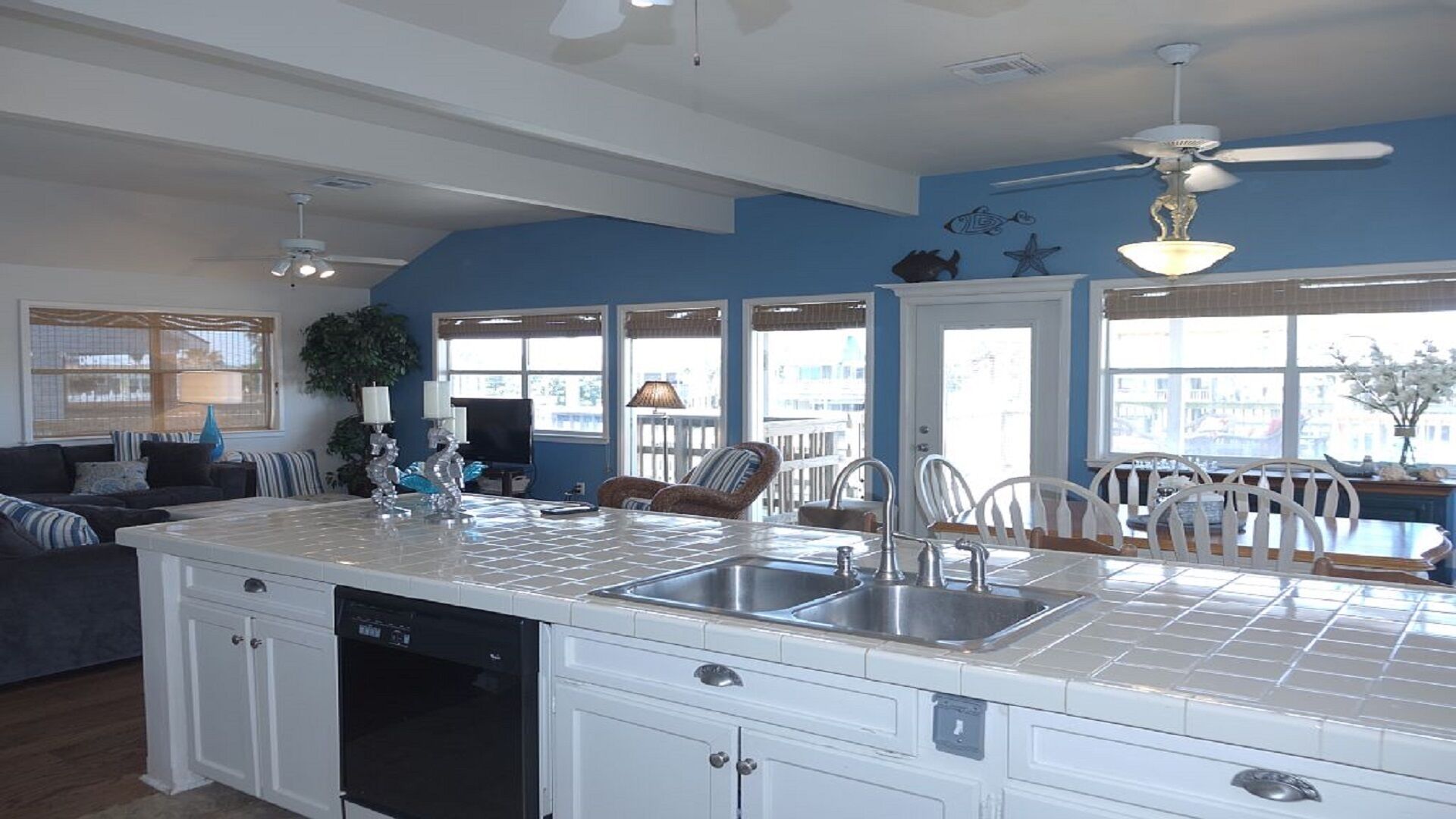 "Kokomo" Jamaica Beach Retreat - Home on the Canal