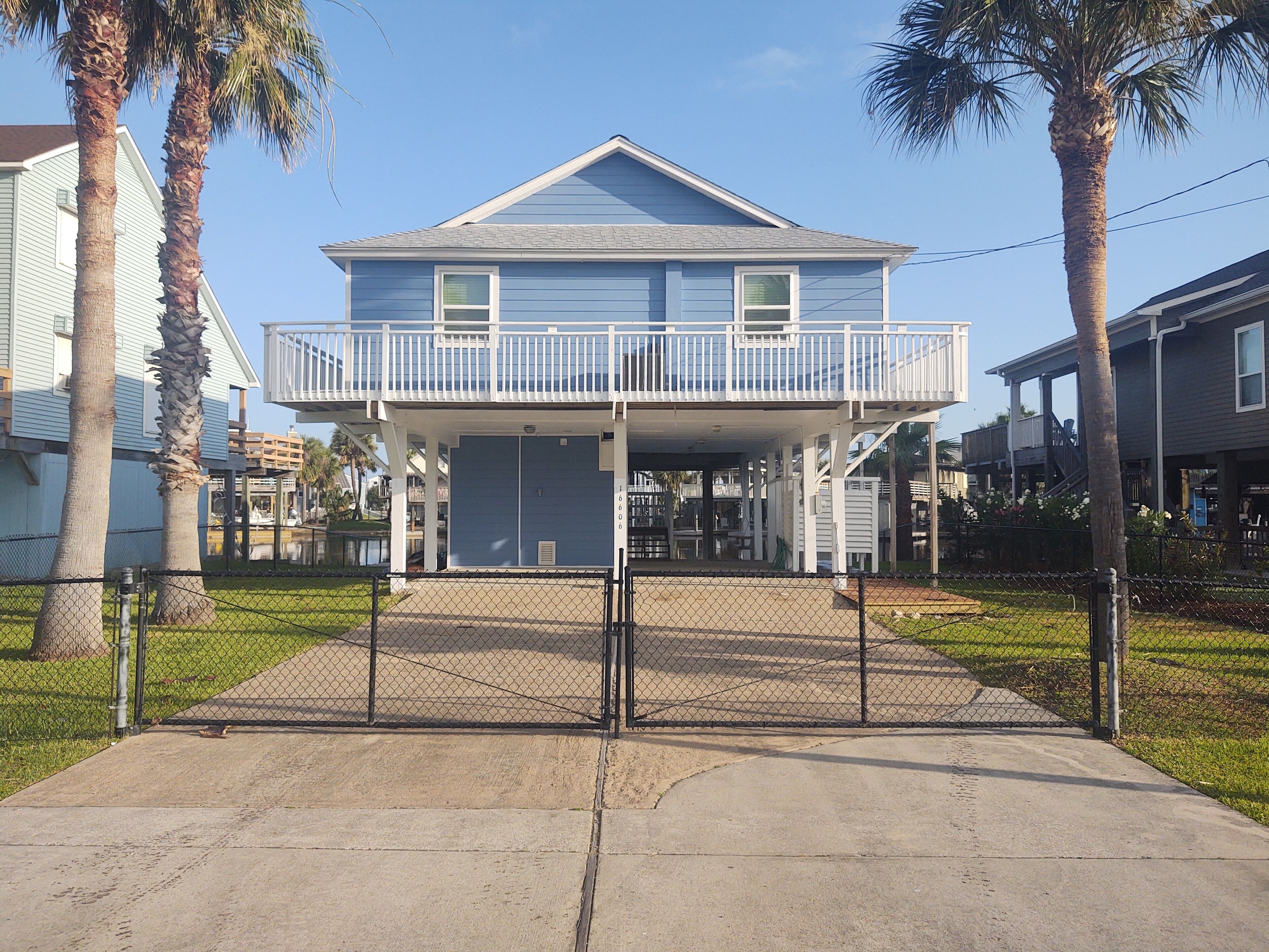 "Kokomo" Jamaica Beach Retreat - Home on the Canal