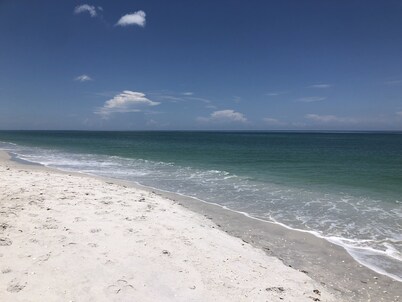 3 Bed 2 Bath Heated Pool Home W/ Western Exposure In Cape Coral