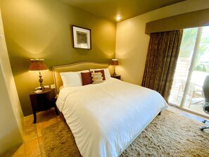 3 Schlafzimmer, Schreibtisch, Bügeleisen/Bügelbrett, WLAN