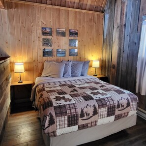 3 bedrooms, travel cot, bed sheets