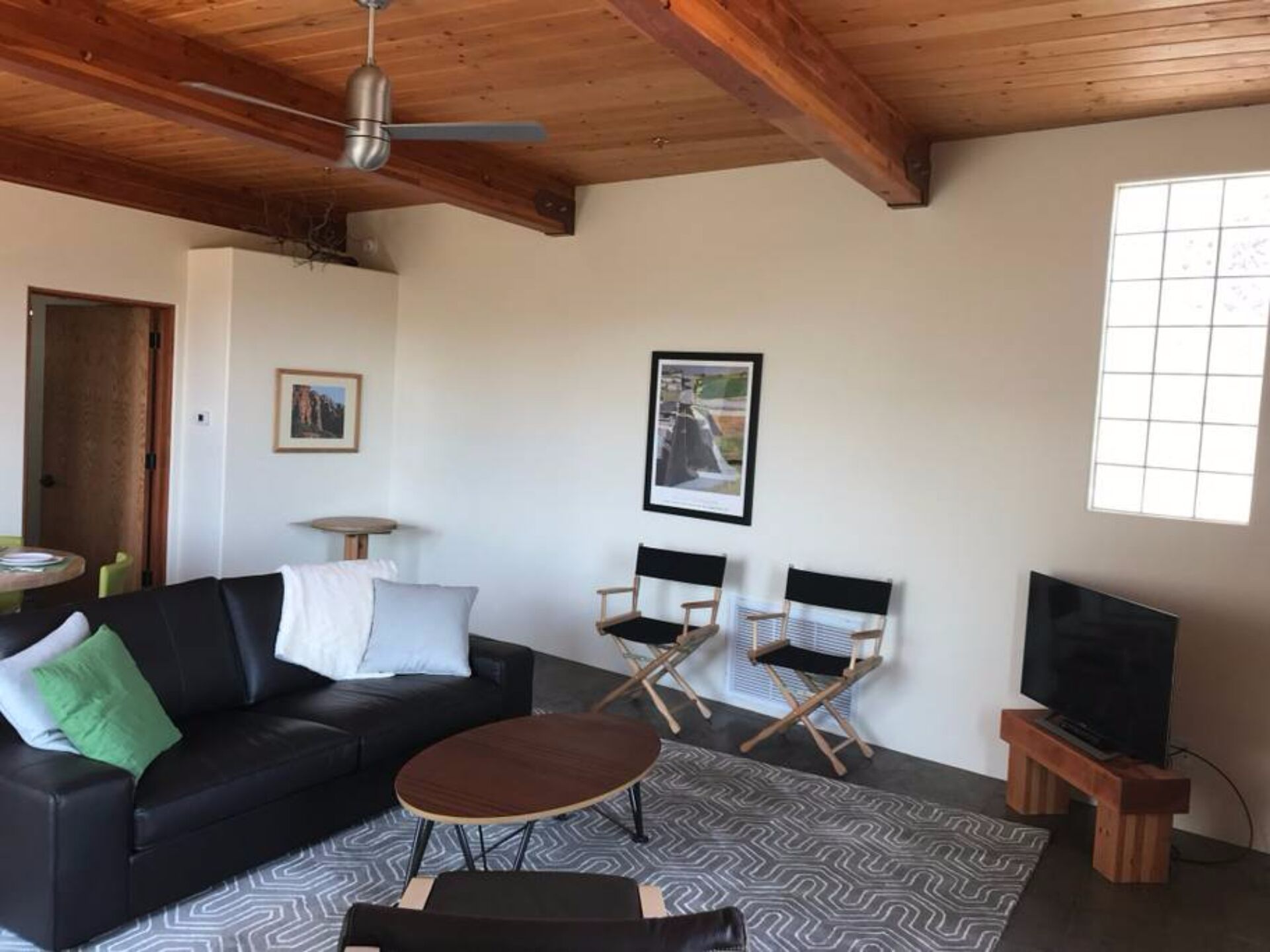 Fall Special!  Red Rocks with 360 Degree Views!  Walk to Thunder Mtn Trailhead! 