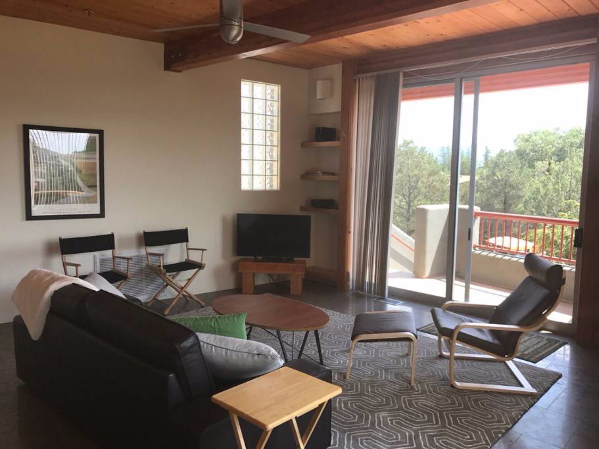 Fall Special!  Red Rocks with 360 Degree Views!  Walk to Thunder Mtn Trailhead! 