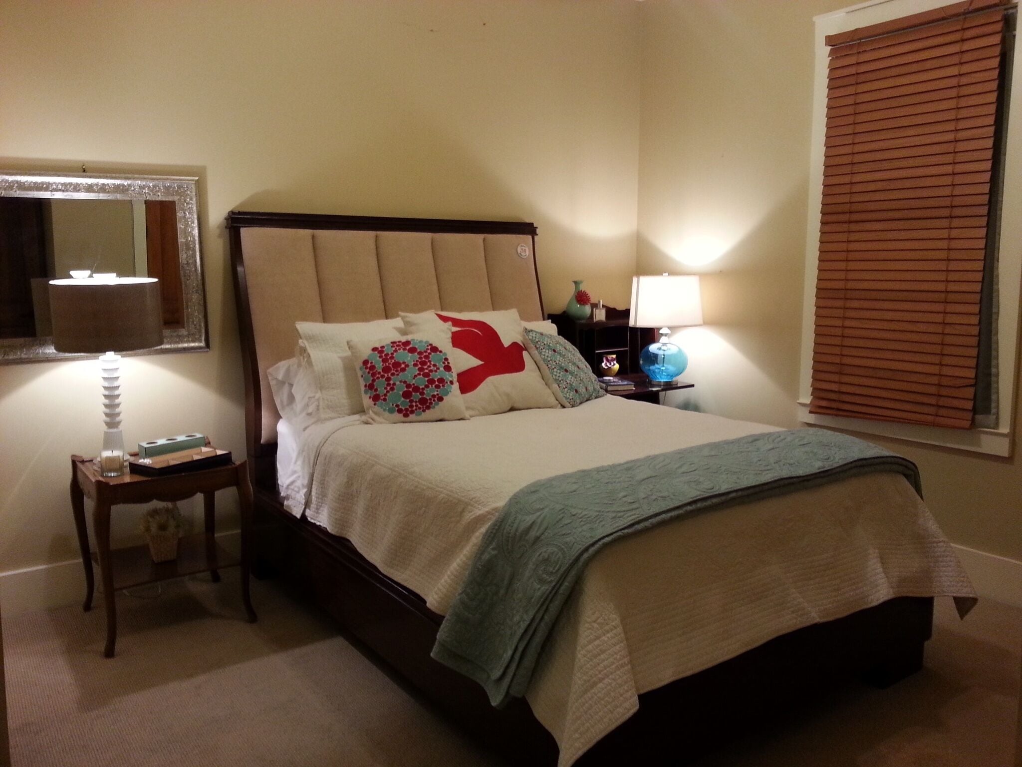 Lux 2BR Condo on the Square. 1 mile walk to stadium.<br>