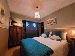 Comfort Room | Individually decorated, individually furnished, desk, laptop workspace - Péniche Amboise Maison d'hôtes Toulouse (Toulouse)