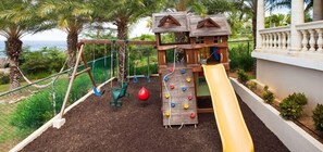 Children’s play area – outdoor