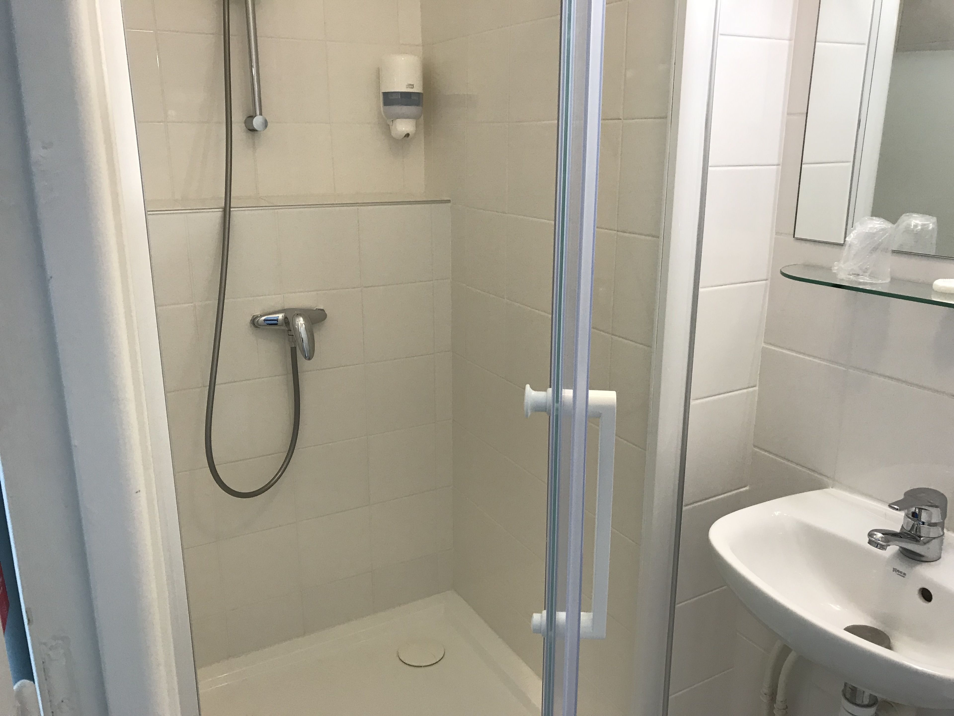 comfort double room | bathroom | shower, towels