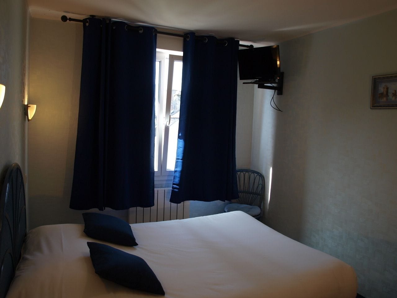 double room | individually decorated, individually furnished, desk, soundproofing