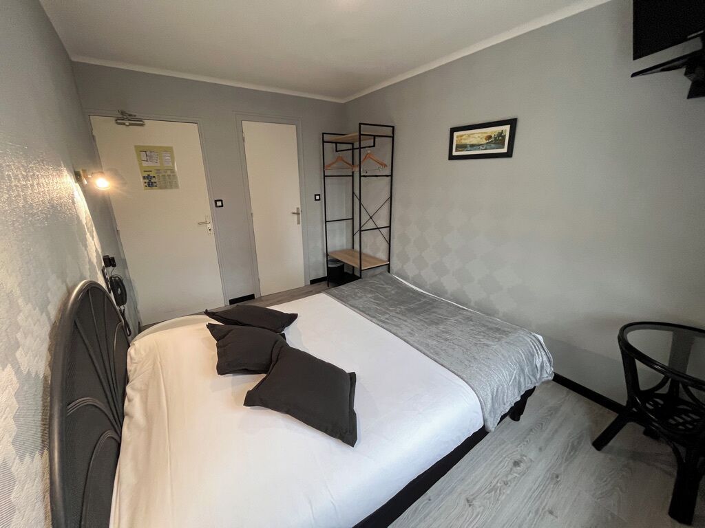 comfort double room | individually decorated, individually furnished, desk, soundproofing