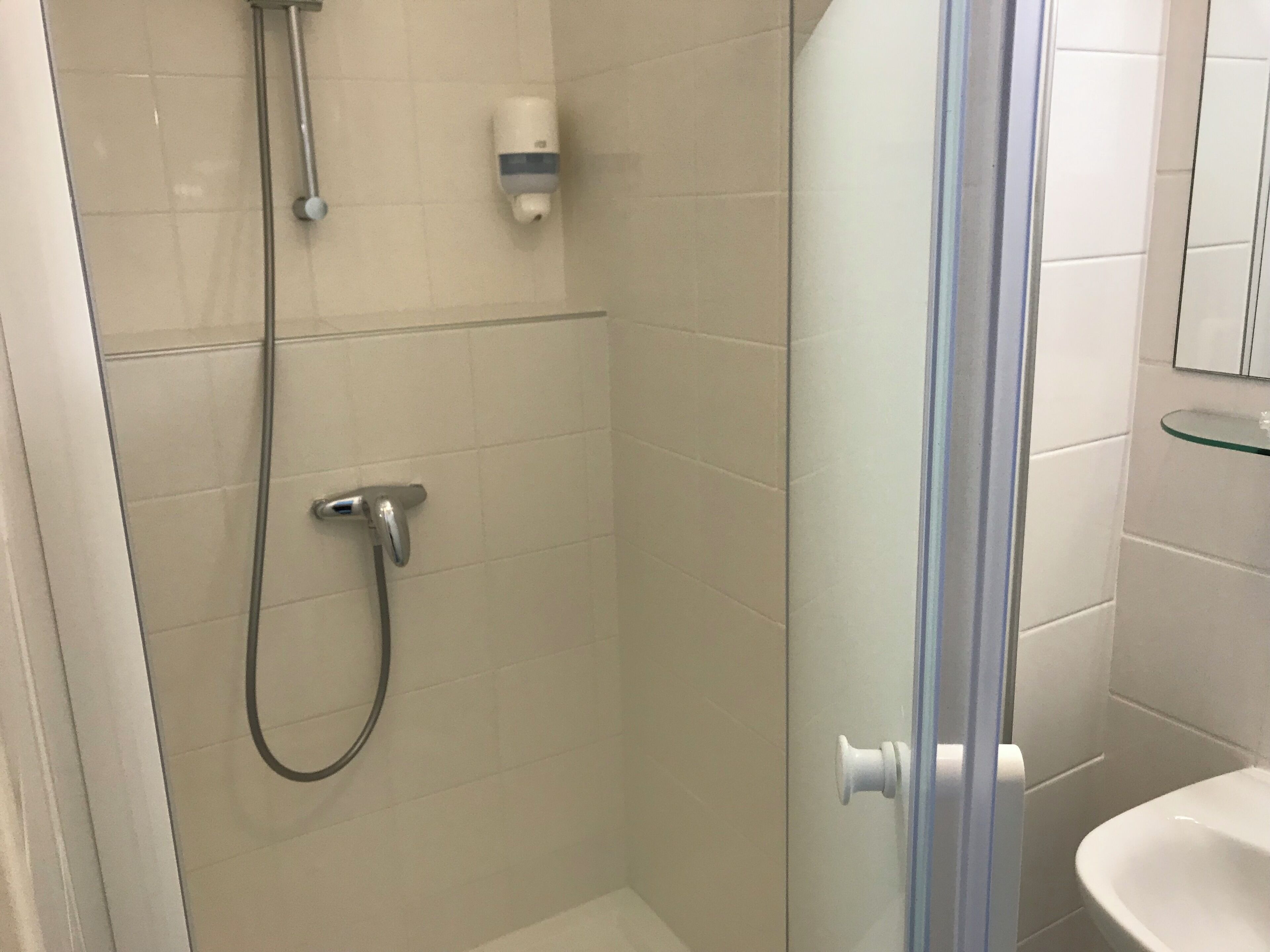 double room | bathroom | shower, towels