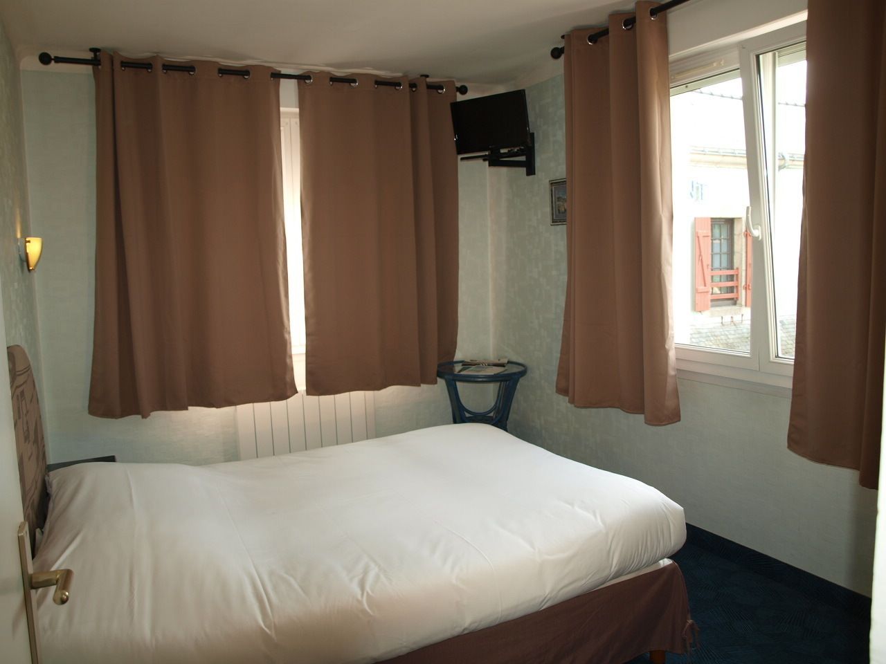 comfort double room | individually decorated, individually furnished, desk, soundproofing