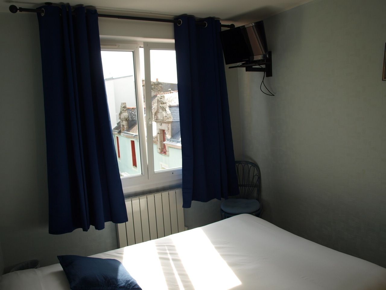 double room | individually decorated, individually furnished, desk, soundproofing