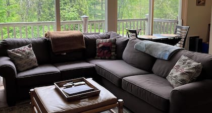 Stowe 2 BR / 2 BA Vacation Condo off Mountain Road