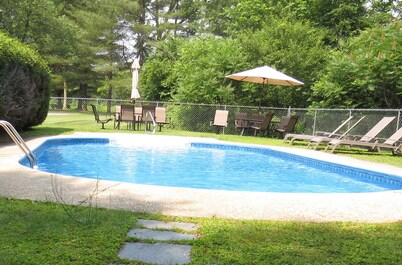 Stowe 2 BR / 2 BA Vacation Condo off Mountain Road
