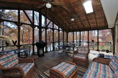 Wind Family Compound--Best LARGE Rental on SML! 8000sq feet!