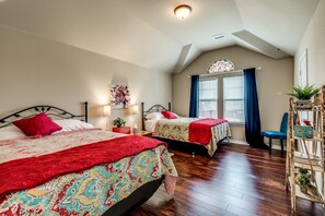 6 slaapkamers, een strijkplank/strijkijzer, wifi, beddengoed