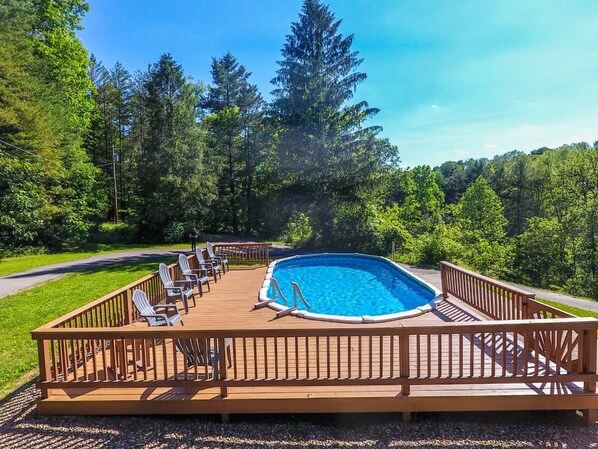 Outdoor pool - Pines Lodge at Sand Run Lake in WNF, Hocking Hills (Nelsonville)