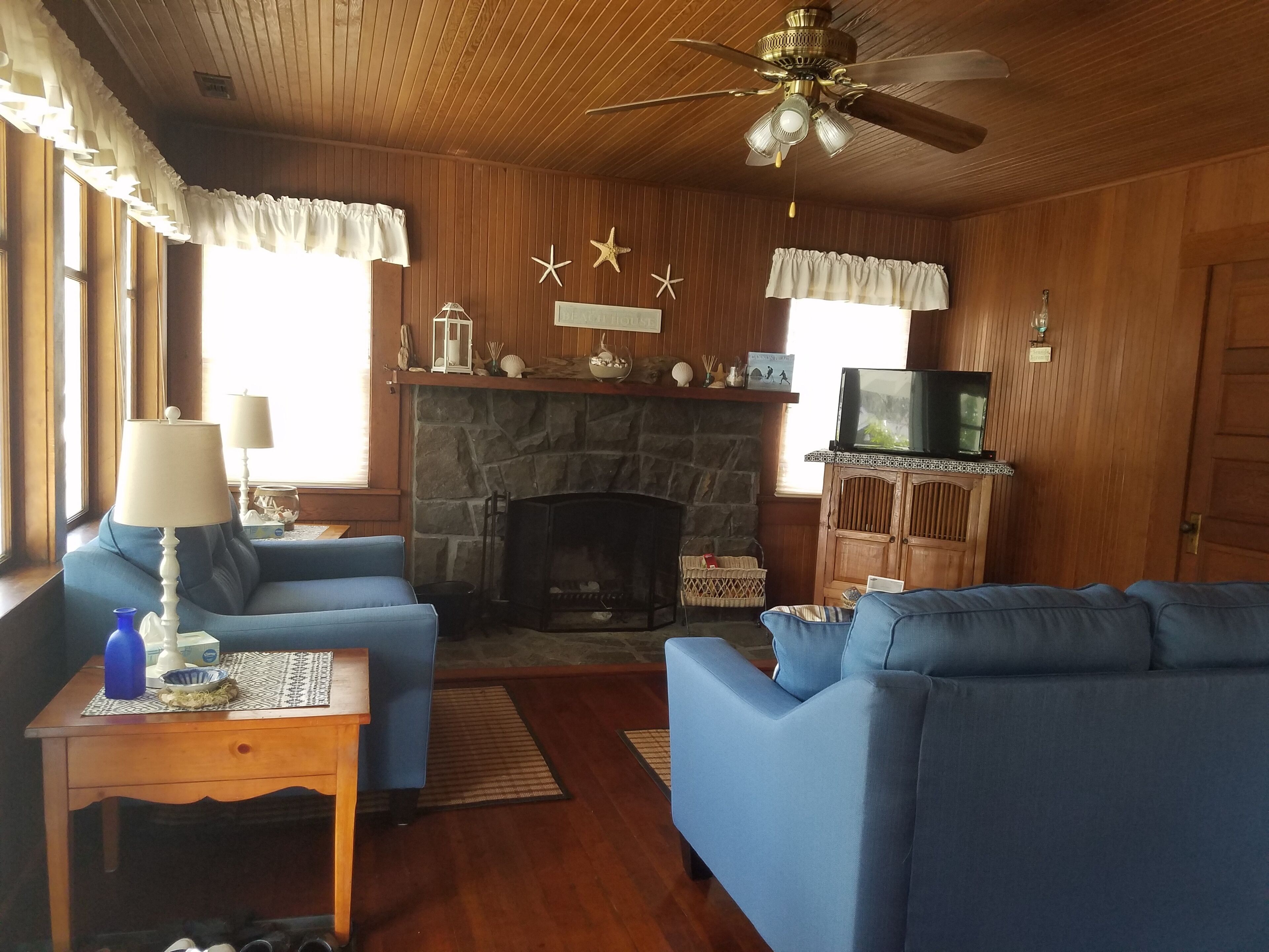 Classic Beach Bungalow - Fall in Love with Cannon Beach