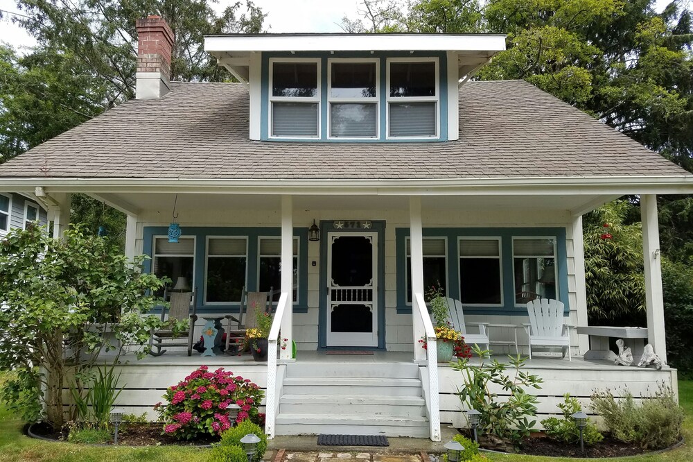 Classic Beach Bungalow - Fall in Love with Cannon Beach