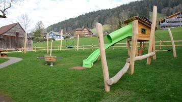Children’s play area – outdoor