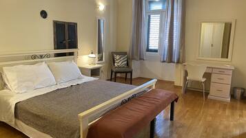 2 chambres, bureau, fer et planche à repasser, Wi-Fi
