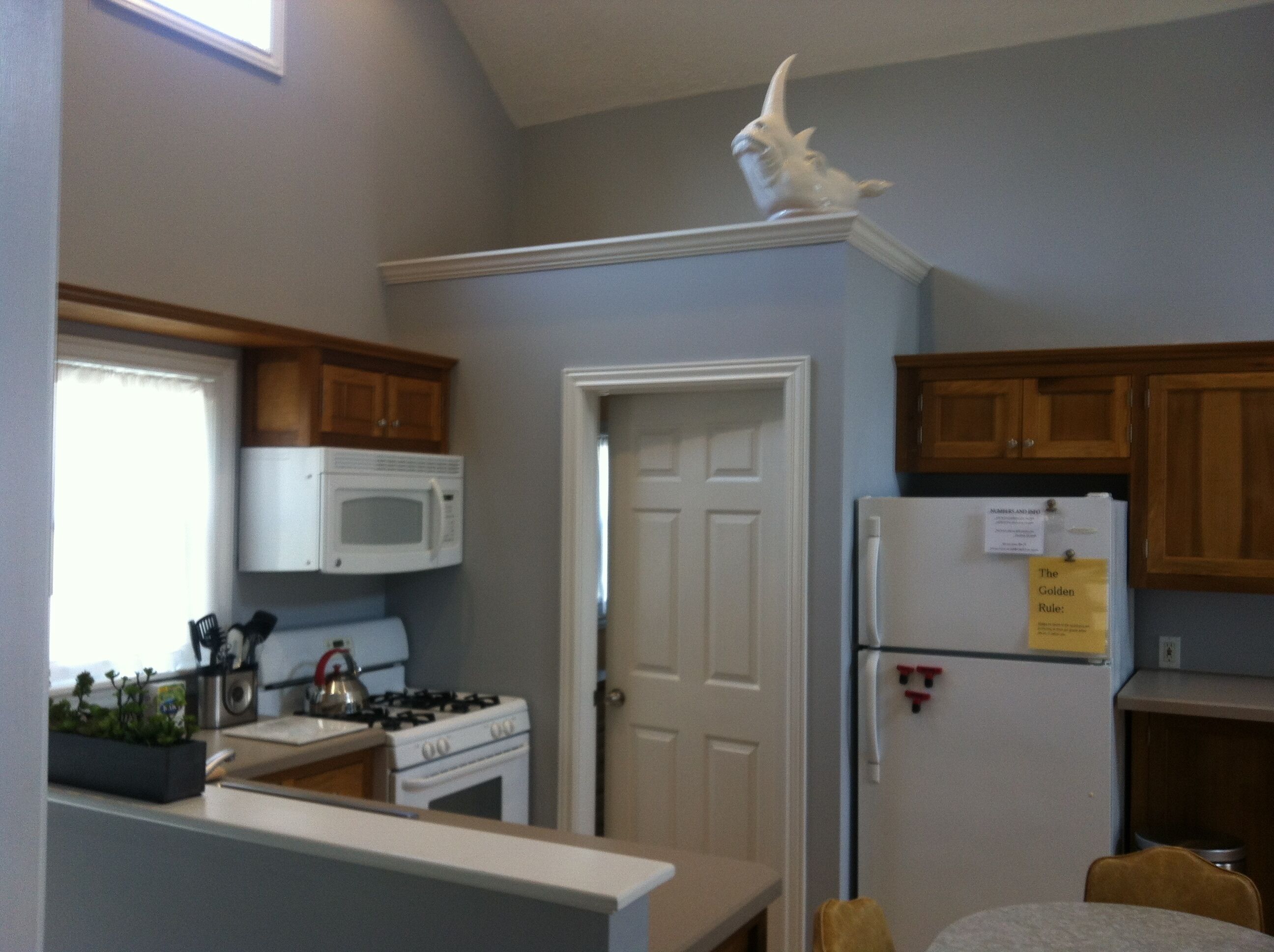 Chic 2BR in Little Italy, Cleveland. Hosting since 2011. Modern meets tradition.