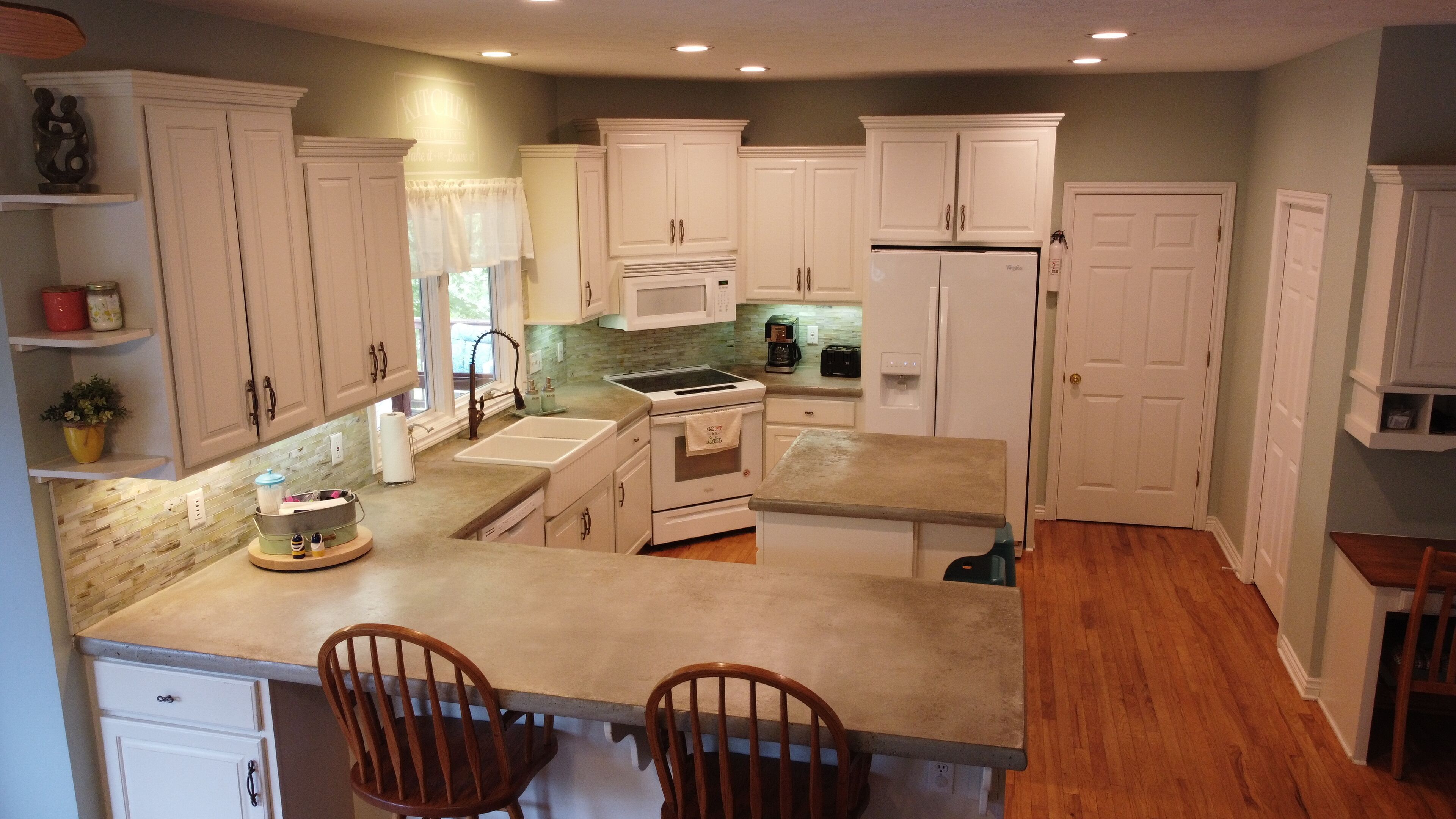 Memories In Michigan- Beautiful 4-Season Secluded Lake Home on 7+ Acres