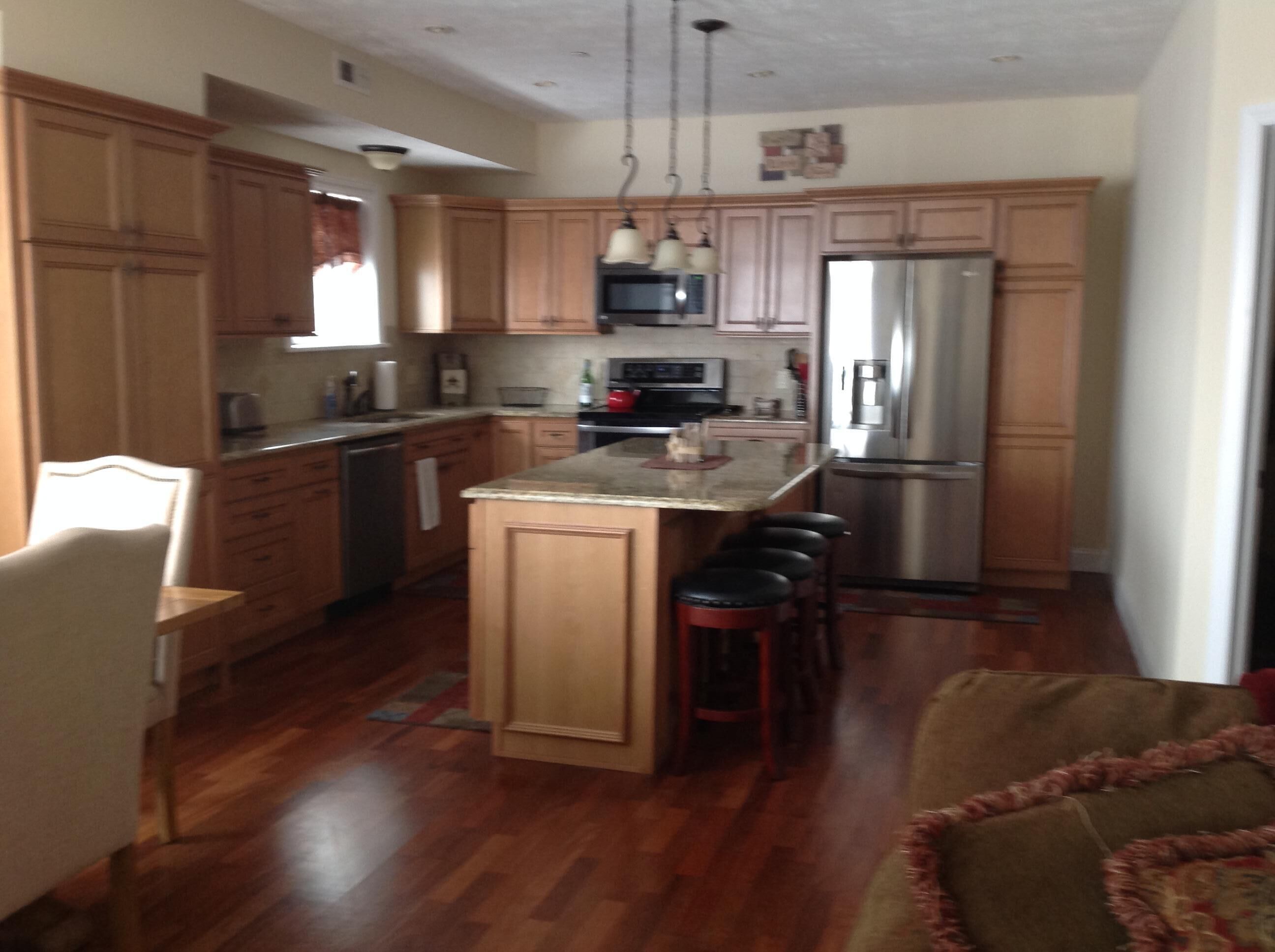 LAKEFRONT CONDO #111 3BR/2 BA SLEEPS 6  2023 Rent 2  Get 3rd Free--no holidays