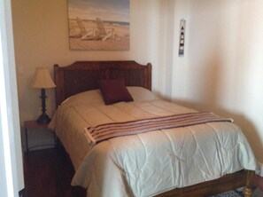 3 slaapkamers, een strijkplank/strijkijzer, gratis wifi, beddengoed