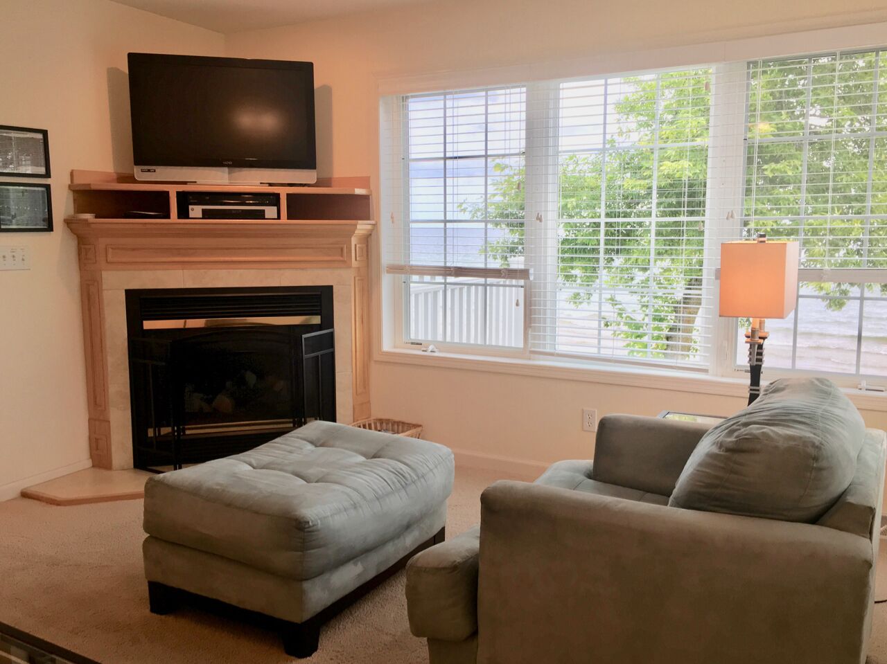 Lake Michigan Sand Beachfront Condo, Spectacular Views, Sunrise Shores, WiFi