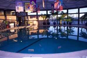Innenpool, beheizter Pool