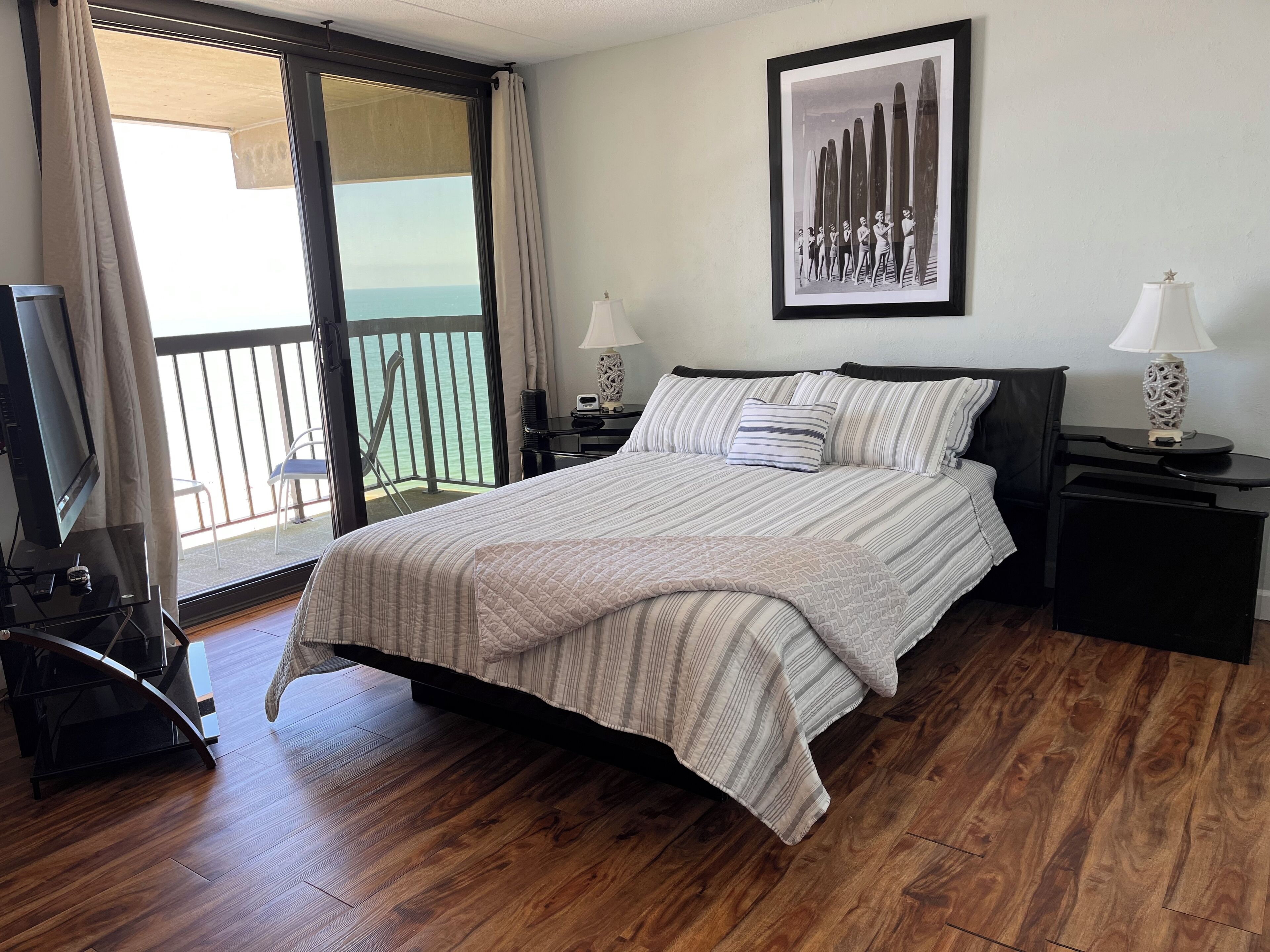 5 bedrooms, in-room safe, desk, iron/ironing board