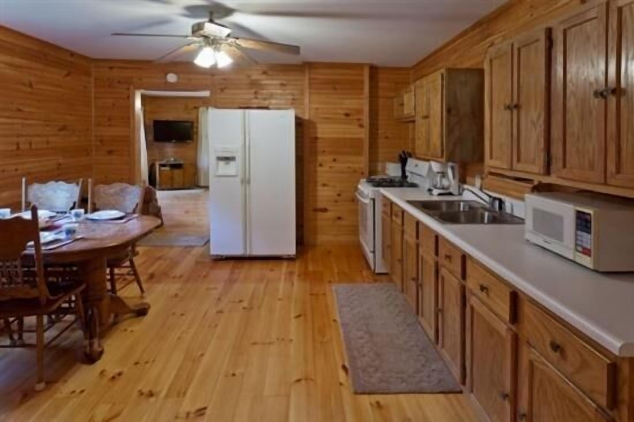 Private Pond, Historic Cabin on 12 Acres Clean, Comfortable, Away From Crowds