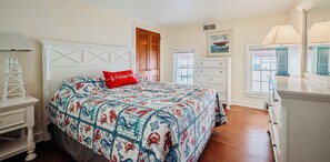 4 dormitorios, tabla de planchar con plancha, cuna de viaje