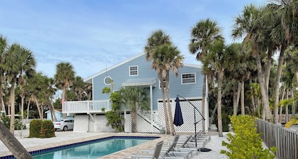 Schöne Beach House mit beheiztem Pool