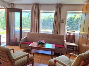 Emma | Individually decorated, individually furnished, blackout drapes - Hesla Farm (Gol)