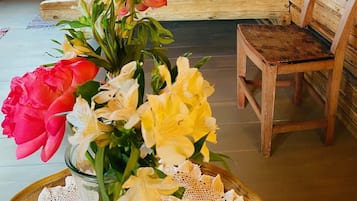 Leilighet – romantic | Individuelt dekorert, individuelt innredet og blendingsgardiner