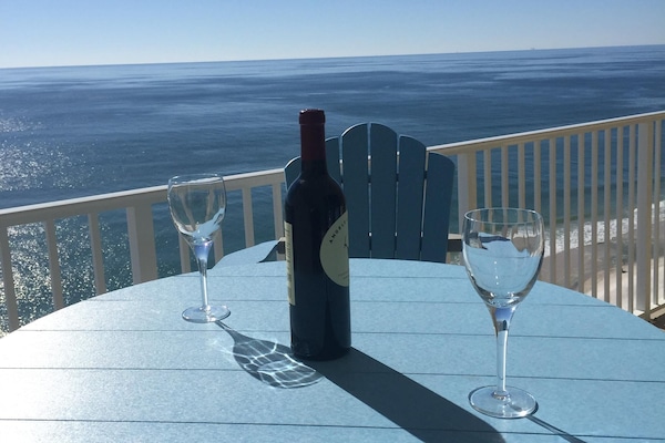 Bar height balcony dining. New Nov 2017