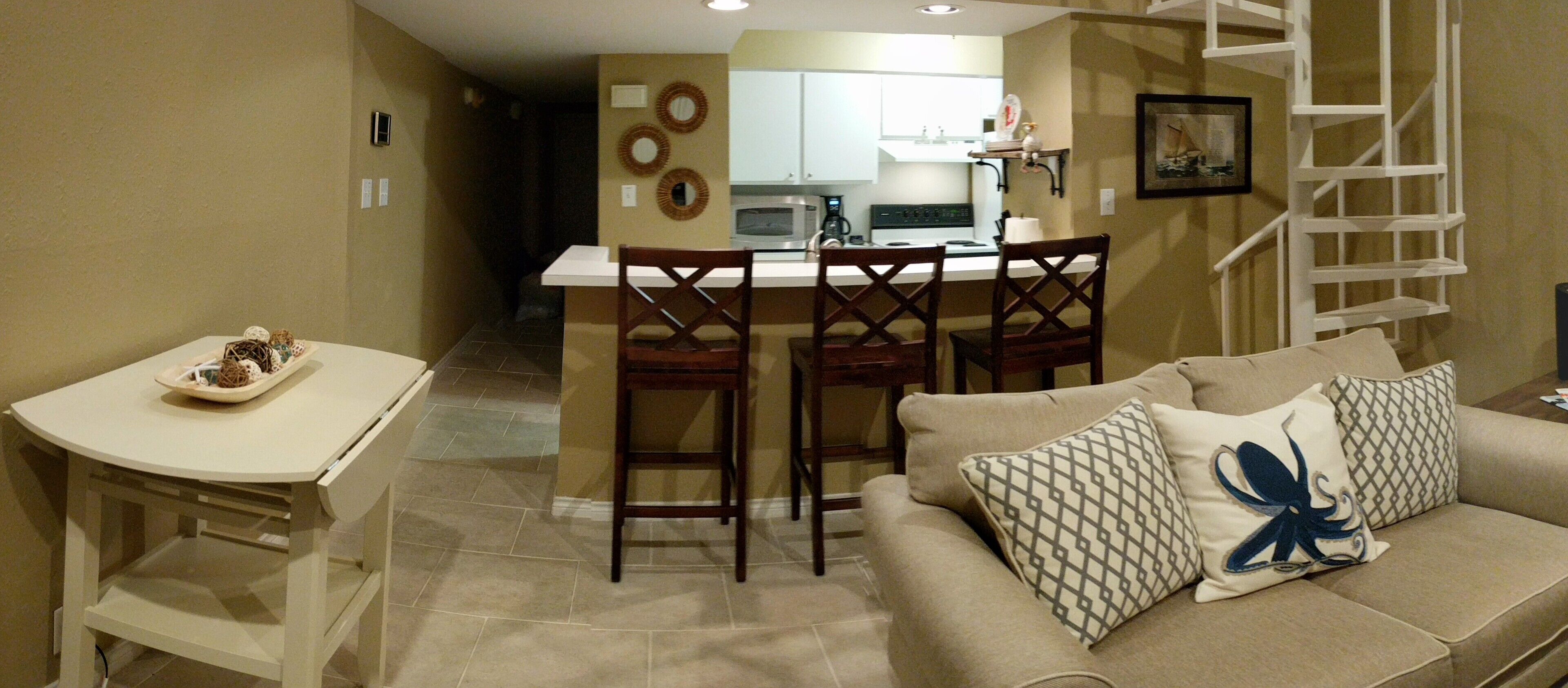 Beautiful Waterfront Condo in Walden on Lake Conroe