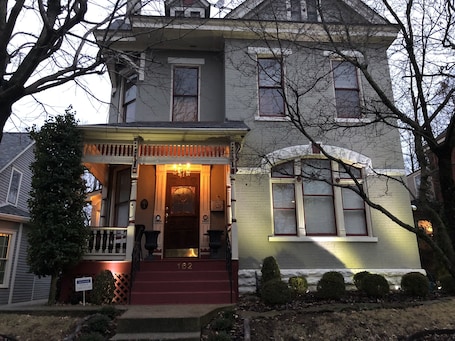 Exterior. Lafferty House-Walk to UofK, Woodland Pk, Dn Town, near Bourbon Trl, Horse Farms
