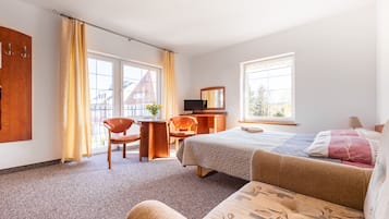 1 bedroom, desk, free WiFi