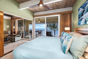 2 bedrooms, in-room safe, iron/ironing board, free WiFi - Oceanfront, Top Floor, Two-Bedroom / Updated including split system AC! (Kailua-Kona)