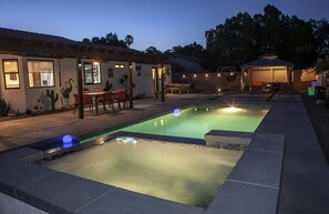 Pool - Terra Soul - Palm Springs, CA - Pool, Hot Tub, Fire Pit & Style! (Palm Springs)