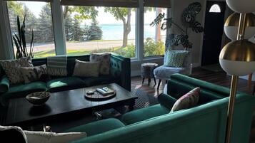 Smart TV, fireplace, DVD player, ping pong