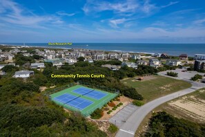 Sports court - After Dune Delight. Oceanside, 8 min walk to beach & town of Duck! Pet Friendly (Duck)