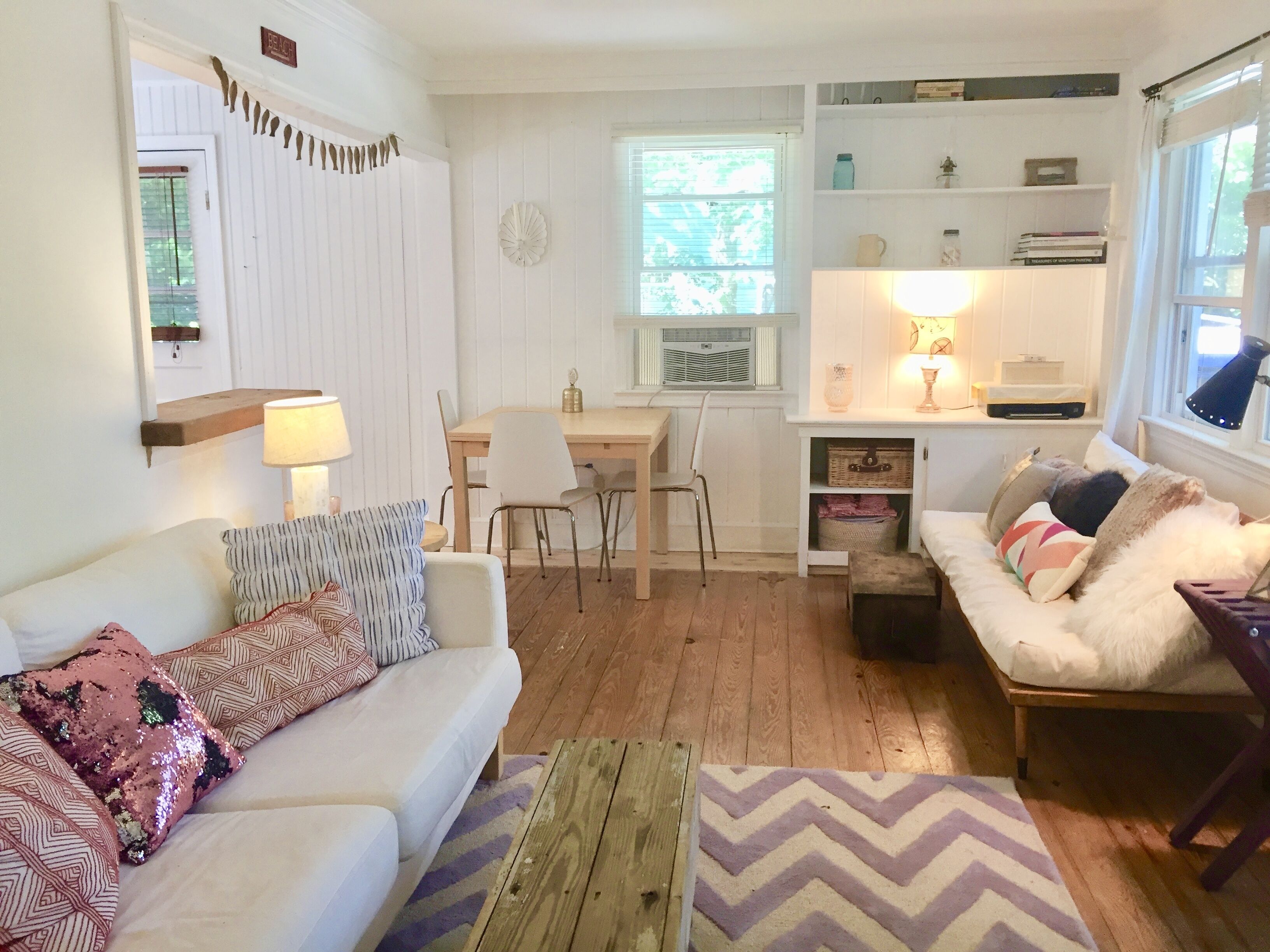 Southold cottage with Private Beach Rights ~ Walk to Kayak & Paddle Board 