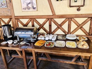 Daily continental breakfast for a fee - Lords Hotel (Tbilisi)