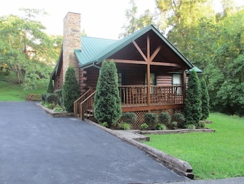 American Gem Awaits Your Arrival!  Relax & Rock Away Your Cares.  Time for You!